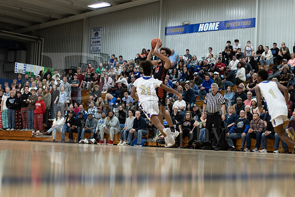Rockford Christian Boys Varsity Basketball vs Winnebago 12-3-2022-0432
