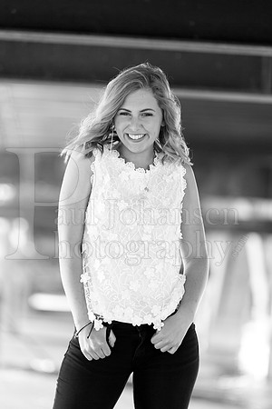 Annie Cyrs Senior Images 4-24-2018-0206-3