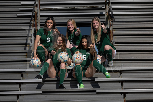 Boylan Varsity Girls Soccer Team and Senior Shoot 4-25-2024-0323