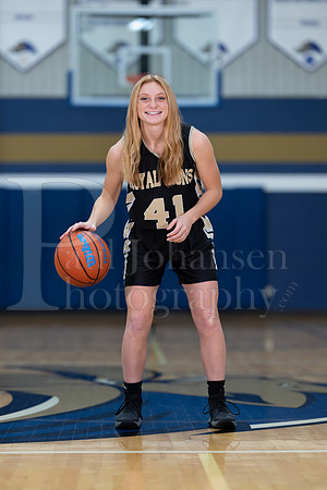 RC Basketball Seniors Banner Shoot 12-2-2021-0148