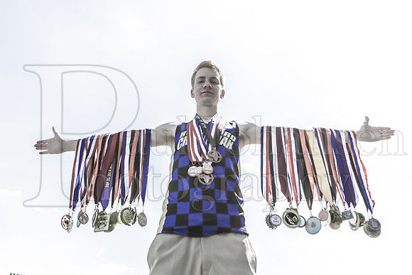 Nick Monkemeyer Senior Images 4-17-2016-0218
