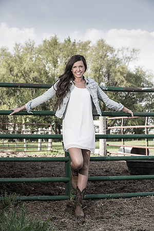 Alyssa Evett Senior Images 5-18-2014-3964-2