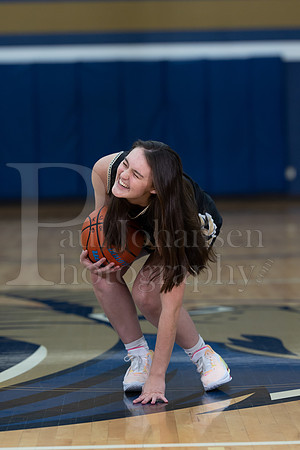 RC Basketball Seniors Banner Shoot 12-2-2021-0108