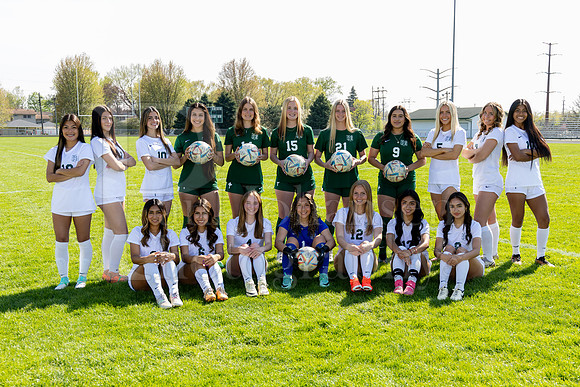 Boylan Varsity Girls Soccer Team and Senior Shoot 4-25-2024-0010