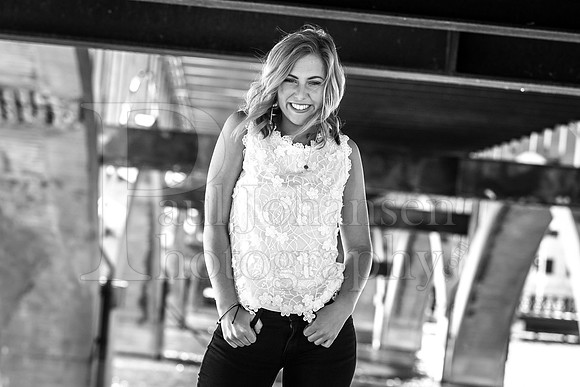 Annie Cyrs Senior Images 4-24-2018-0211-3