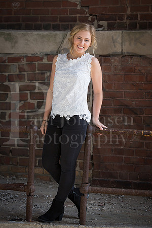 Annie Cyrs Senior Images 4-24-2018-0233