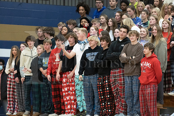 Rockford Christian Boys Varsity Basketball vs Winnebago 12-3-2022-0311
