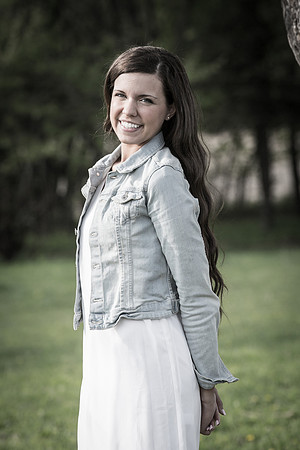 Alyssa Evett Senior Images 5-18-2014-3937