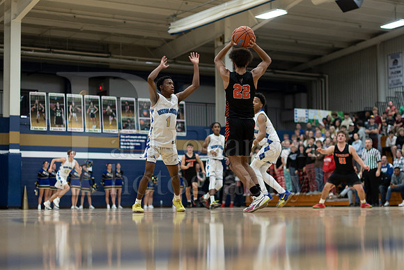 Rockford Christian Boys Varsity Basketball vs Winnebago 12-3-2022-0409