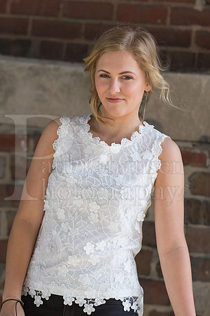 Annie Cyrs Senior Images 4-24-2018-0226