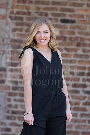 Annie Cyrs Senior Images 4-24-2018-0136