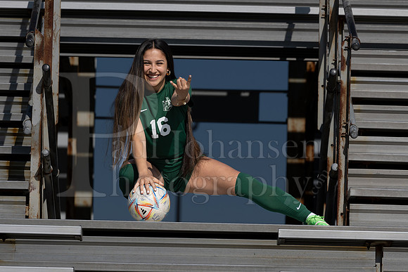 Boylan Varsity Girls Soccer Team and Senior Shoot 4-25-2024-0255