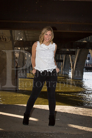 Annie Cyrs Senior Images 4-24-2018-0185