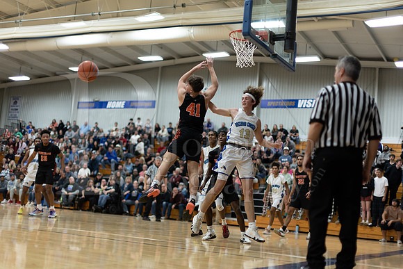 Rockford Christian Boys Varsity Basketball vs Winnebago 12-3-2022-0437