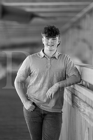 Jayden Vecchione Senior Images 5-3-2024-0093