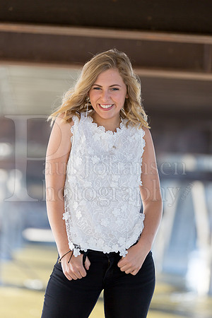 Annie Cyrs Senior Images 4-24-2018-0206